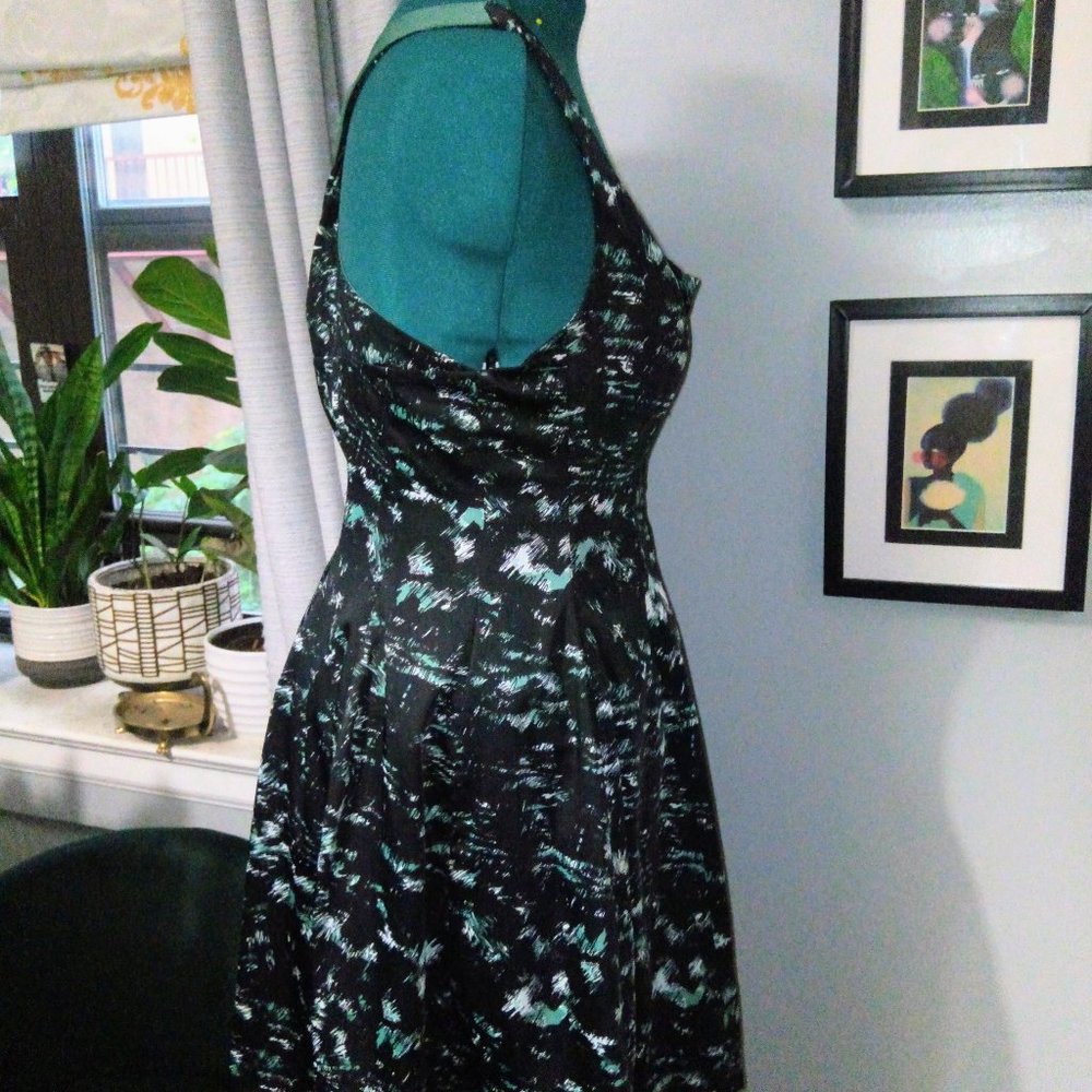 NWOT BCBGeneration Abstract Print Zip Front Dress Sz 10 - Picture 11 of 16